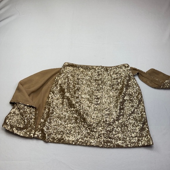 House of Harlow 1960 Size XS Gold Sequin Wrap Mini Skirt - Picture 3 of 4